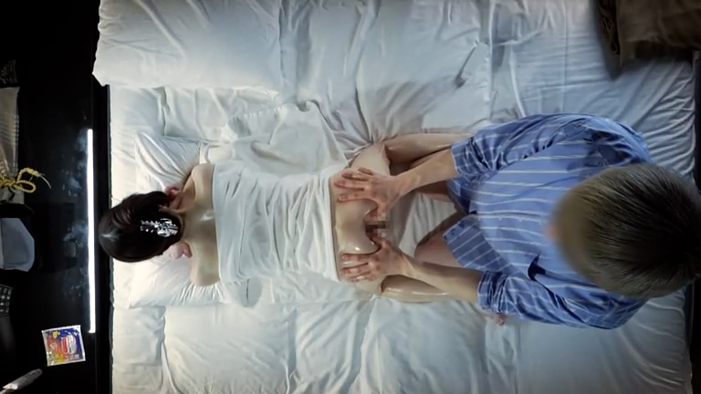 制御不能うねり腰イキ【フレッシュ美少女、開発】キラッキラの瞳に天使みたいな笑顔で「新しい世界が見たくて…照」清純そうな顔してエロに興味深々ww想像できないくらいにビクンビクにうねる、跳ねる、クネらせる。超敏感ま●こに開発されてますw#女風#女性用風俗#覗き：file.24 014