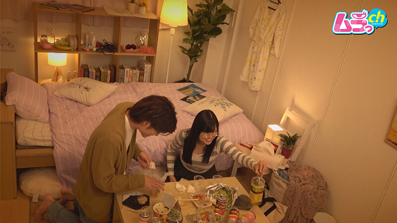 ニンゲン観察 さっきまで友達だったハズなのに勃起チ〇ポには抗えない！イケメンの長～い巨根に理性が壊れる地味っこ隠れ巨乳 010